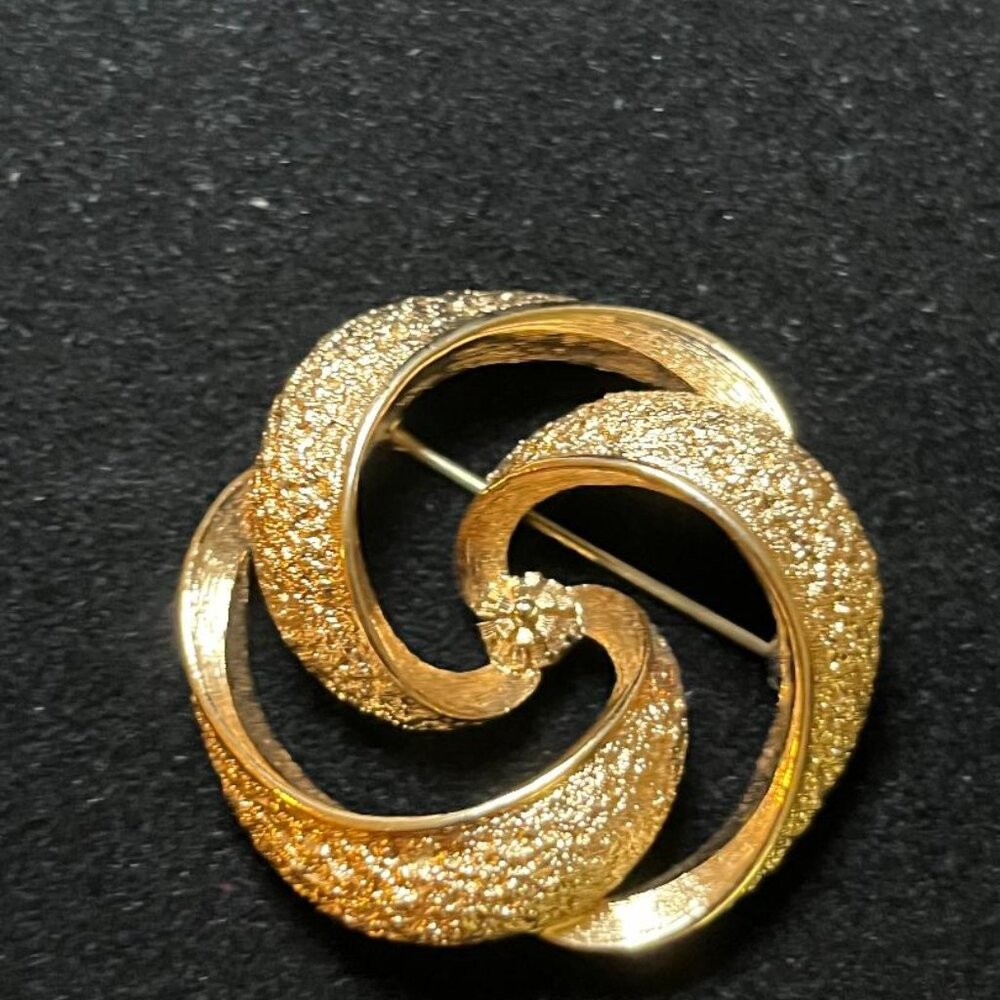 Sarah Coventry Brooch